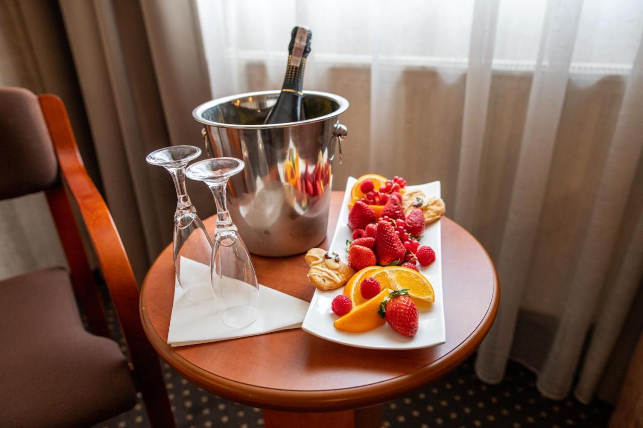 Premium Hotel Bacero Wroclaw Exterior photo