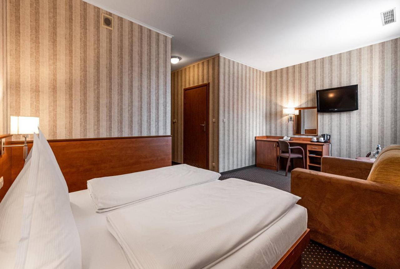 Premium Hotel Bacero Wroclaw Exterior photo